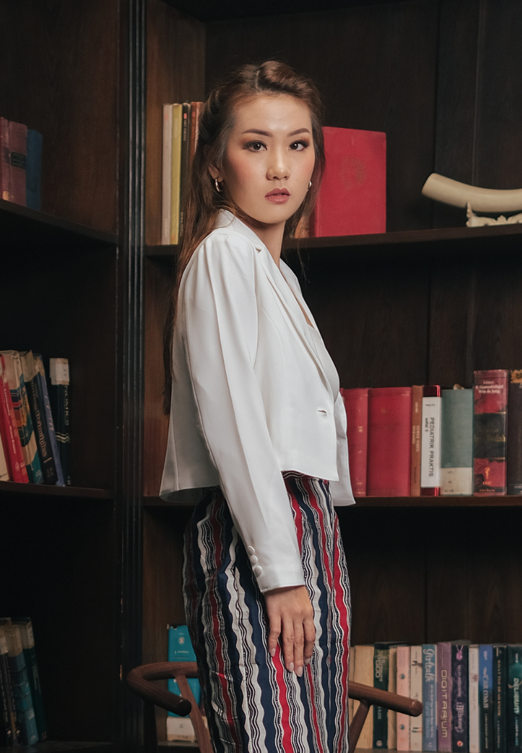 Vio Blazer Tangan Panjang White