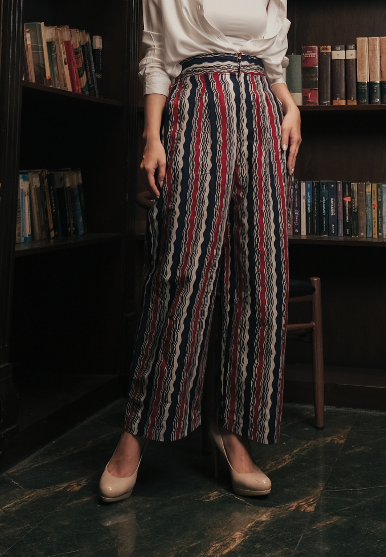 Swarda Pants Red