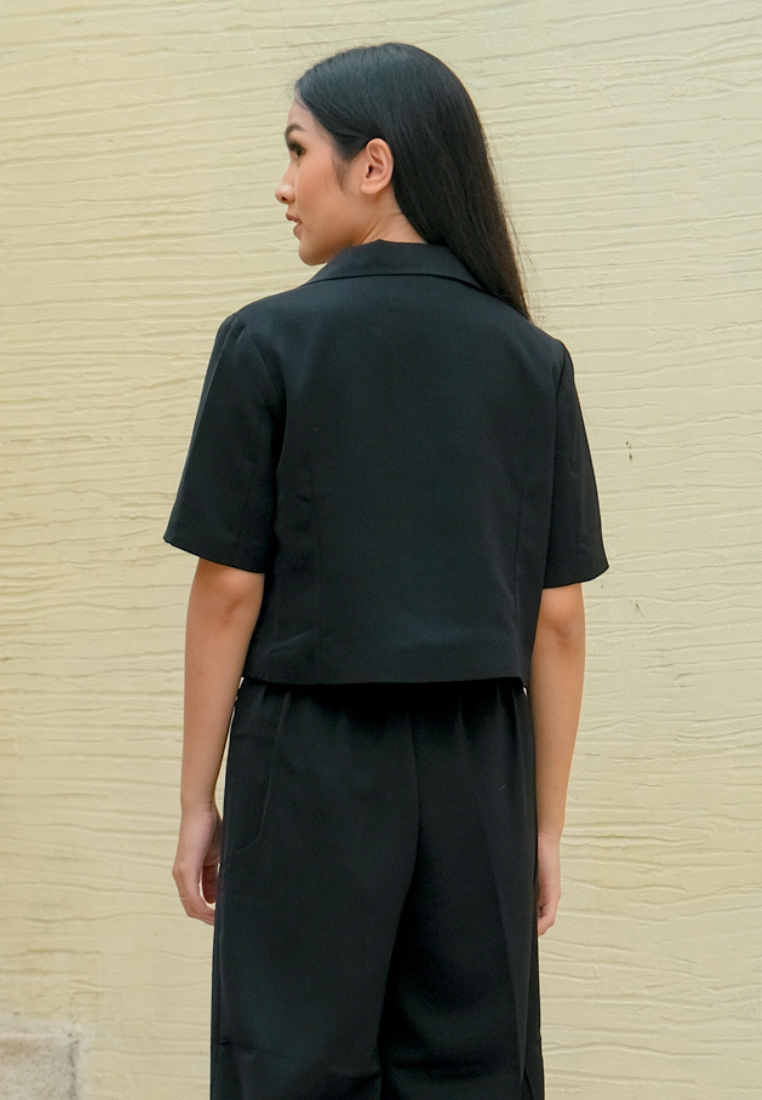 Vio Blazer Tangan Pendek Black