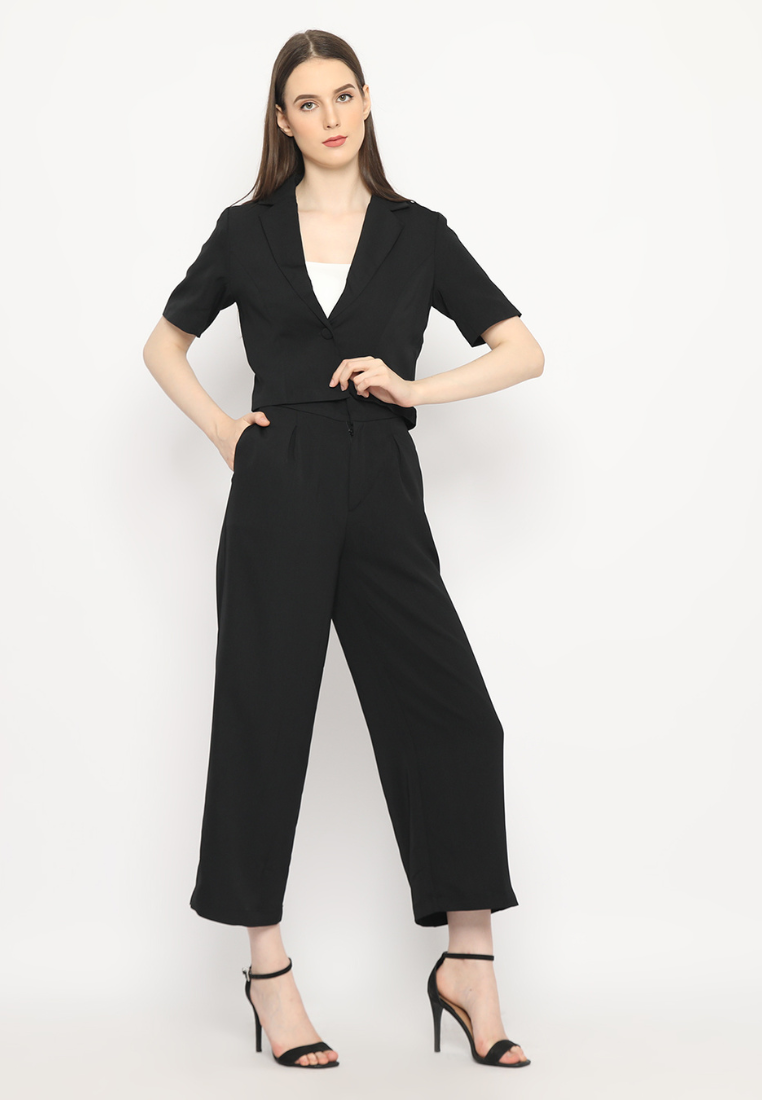 Vio Blazer Tangan Pendek Black