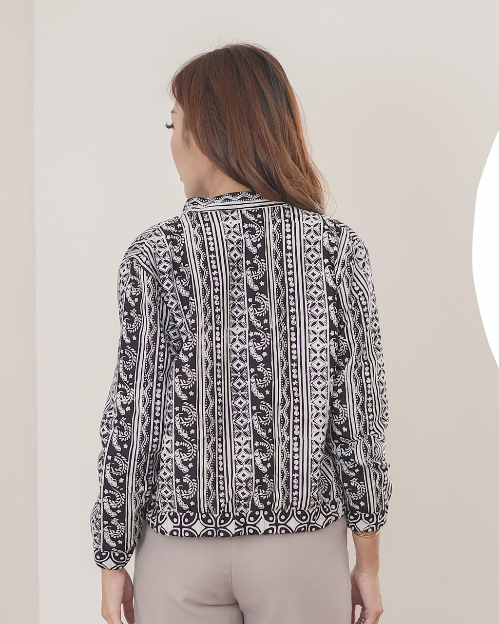 Jaket Bomber Batik Rani Black