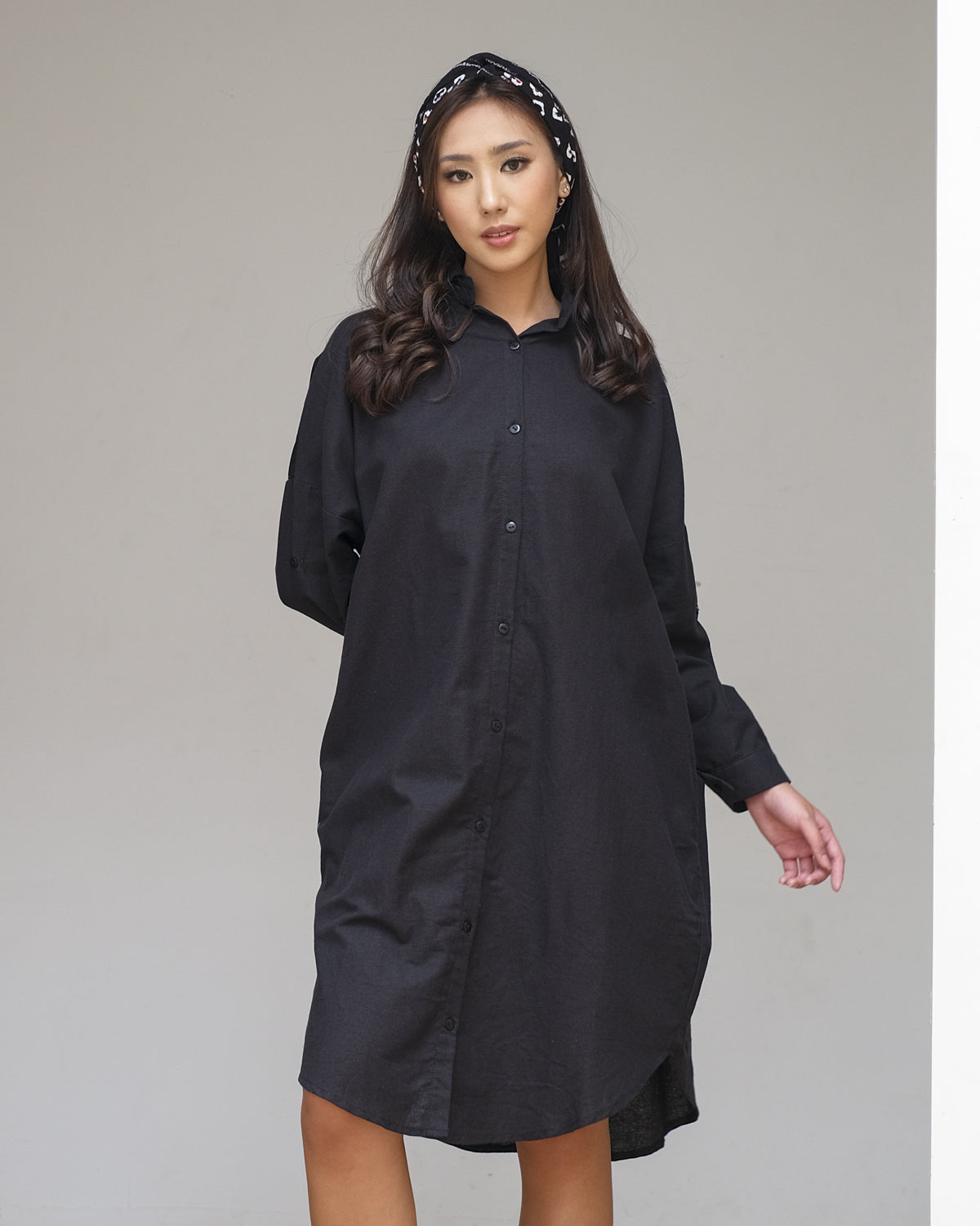 Kemeja Shirtdress dengan Shawl Jumputan Naila
