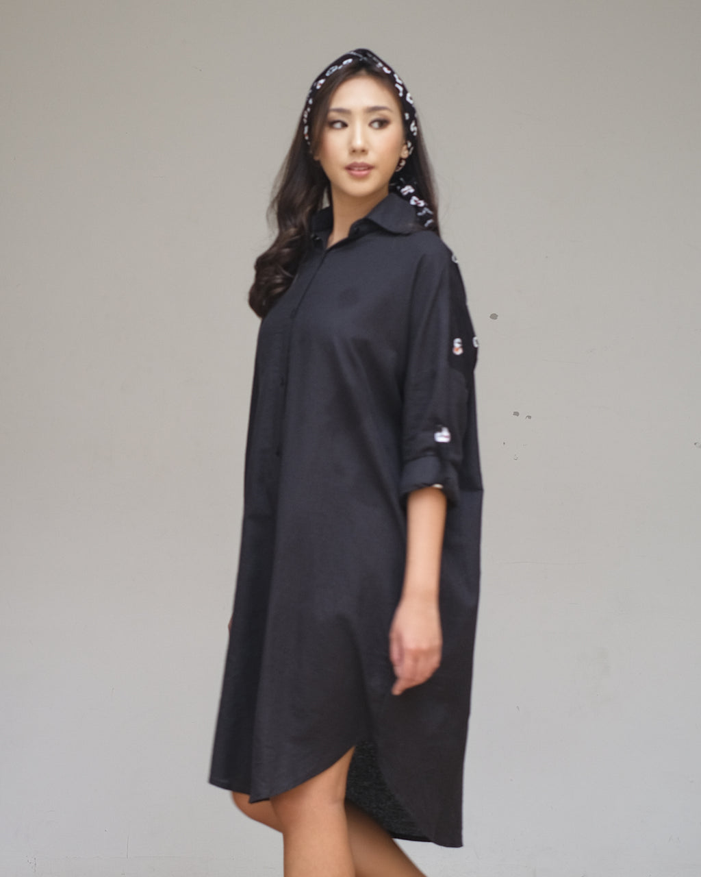 Kemeja Shirtdress dengan Shawl Jumputan Naila