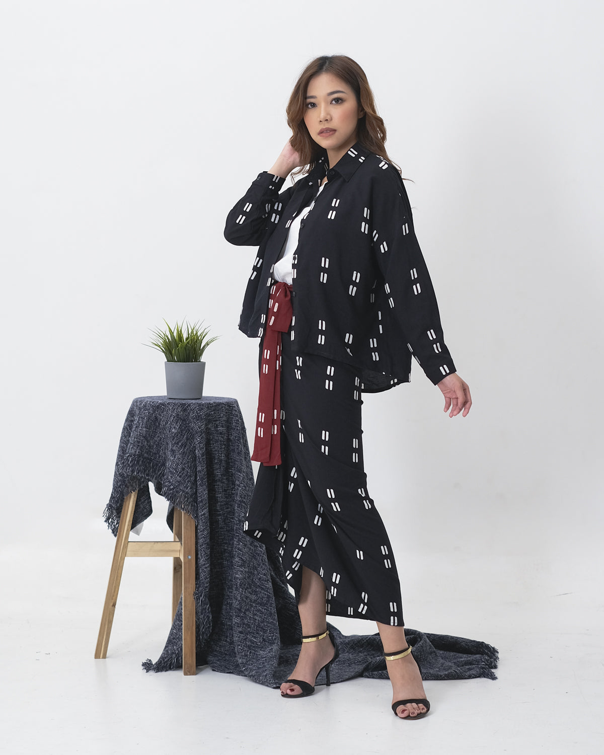 Ningta Wrap Skirt Black