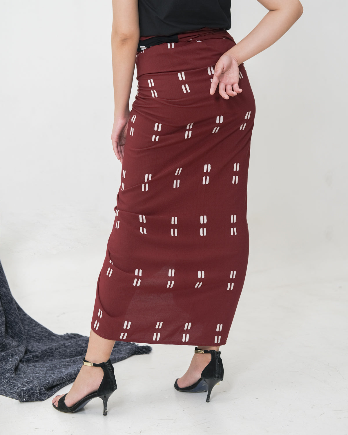 Ningta Wrap Skirt Red