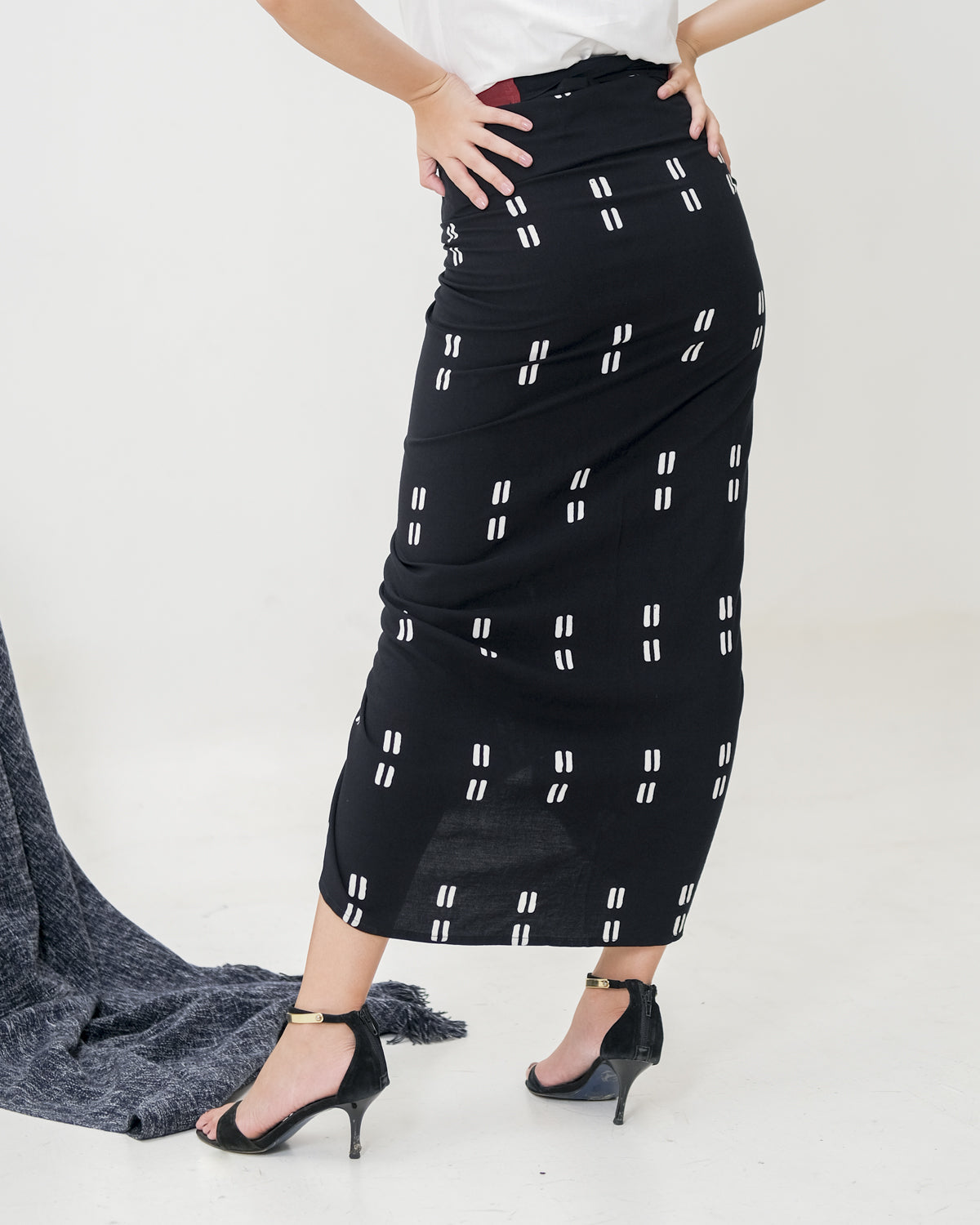Ningta Wrap Skirt Black