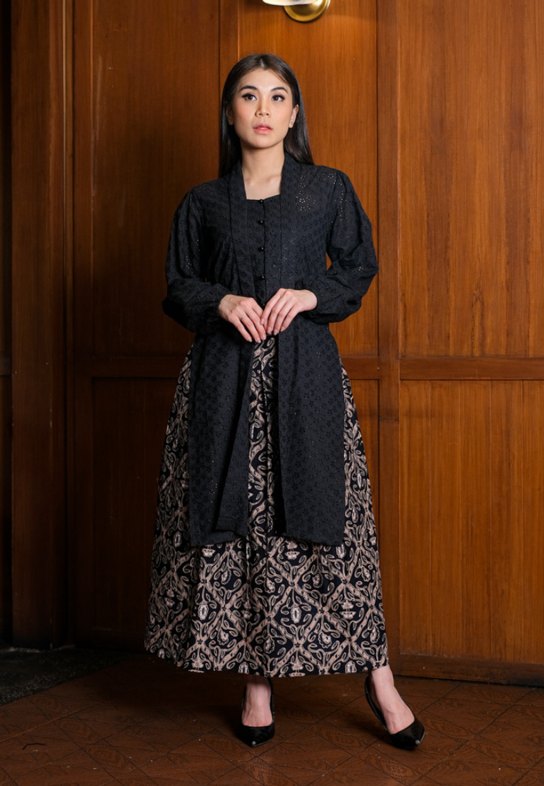 Asmarin Long Kebaya Black