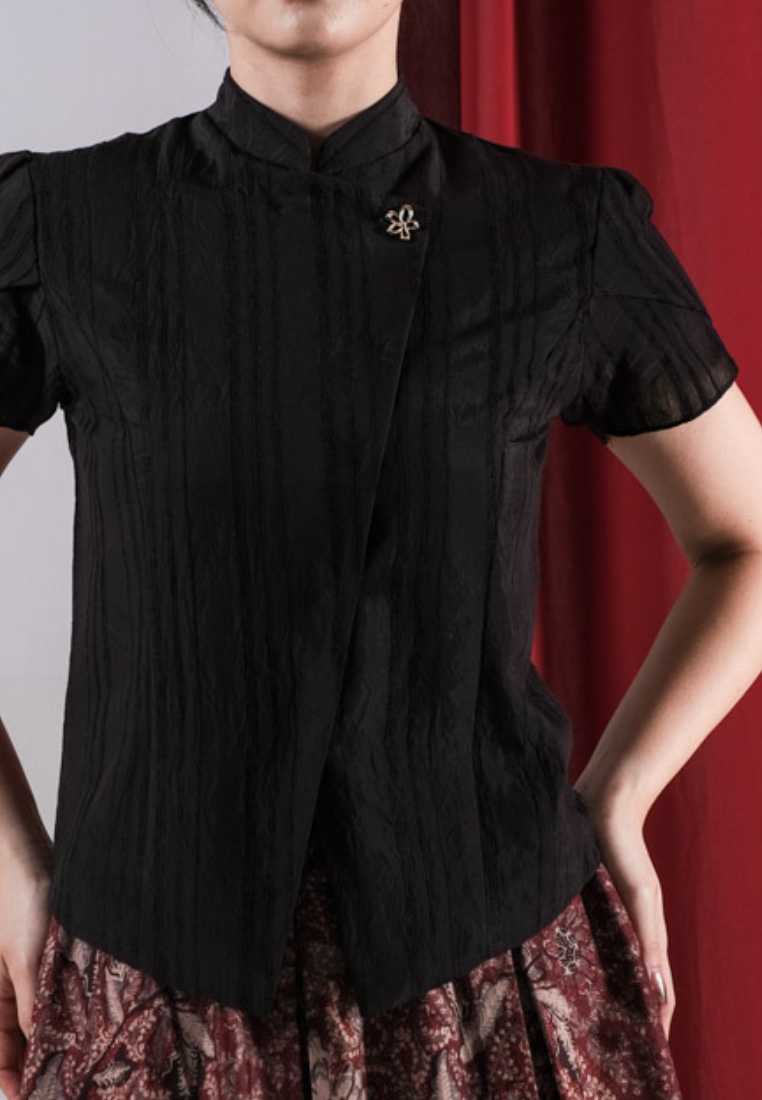 Dewanti Kebaya Pendek Black