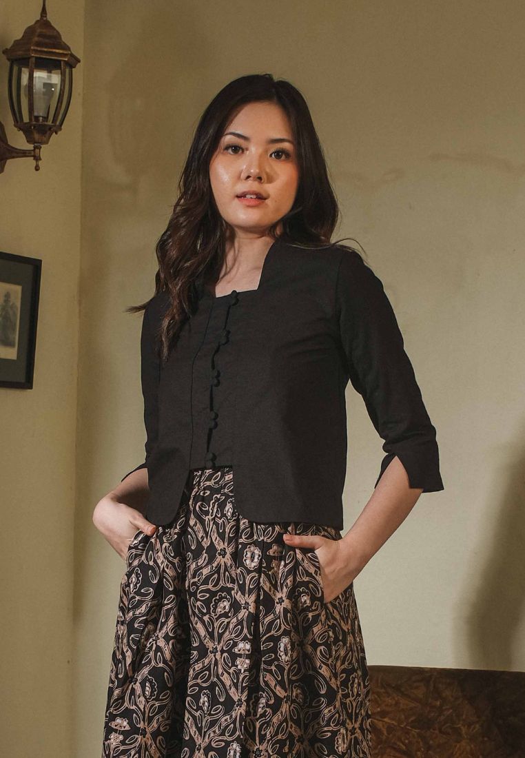 Manik Kebaya Plain Black