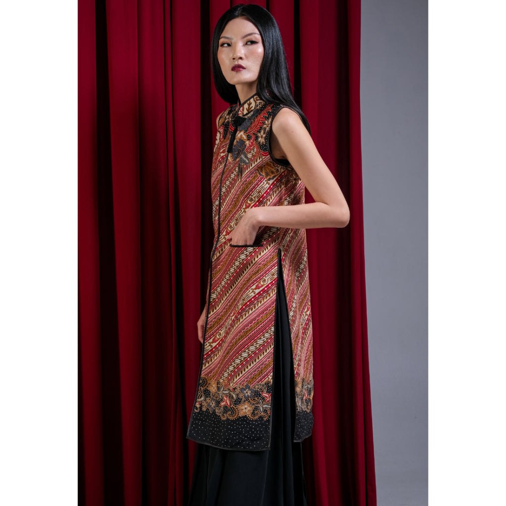 Puspita Longtop Black